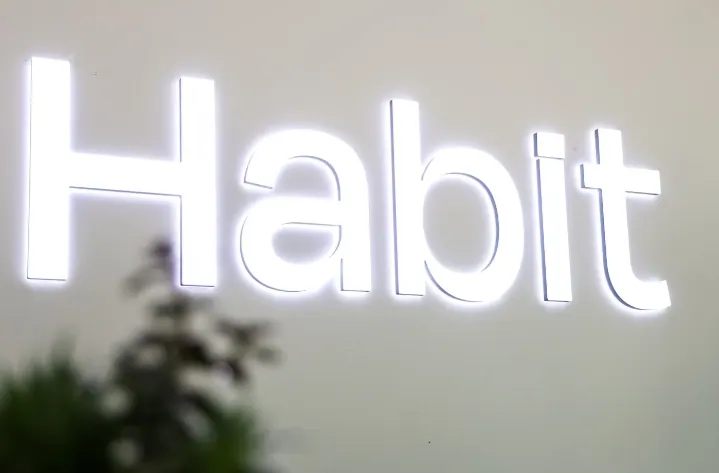 Habit Dental — 11